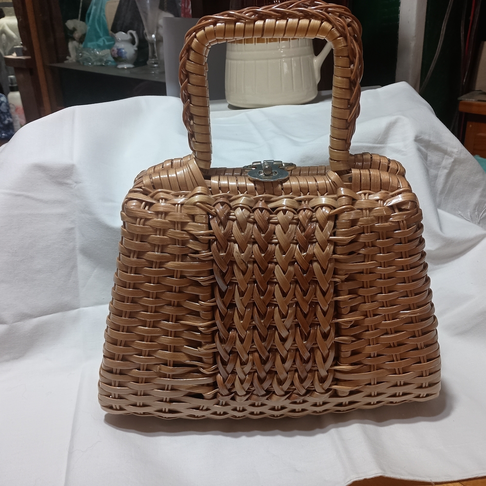Elegant SIMON Woven Top-Handle Handbag Hand Made in Hong Kong - Picture 7 of 15